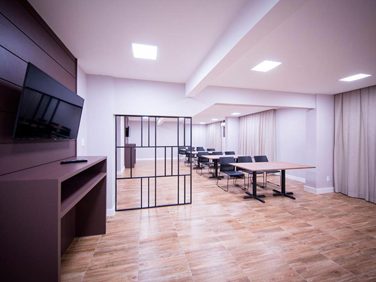 וולטה רדונדה Vila Business Hotel מראה חיצוני תמונה