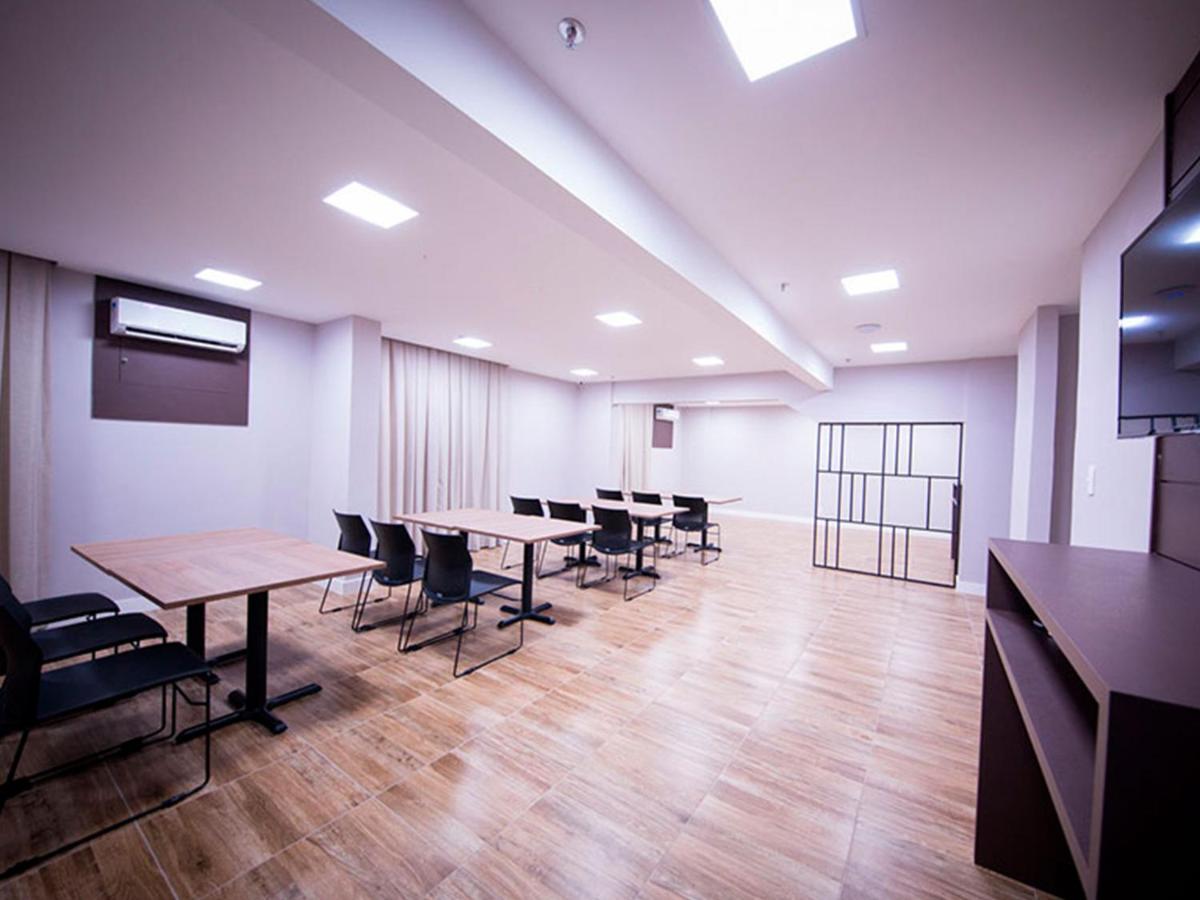 וולטה רדונדה Vila Business Hotel מראה חיצוני תמונה