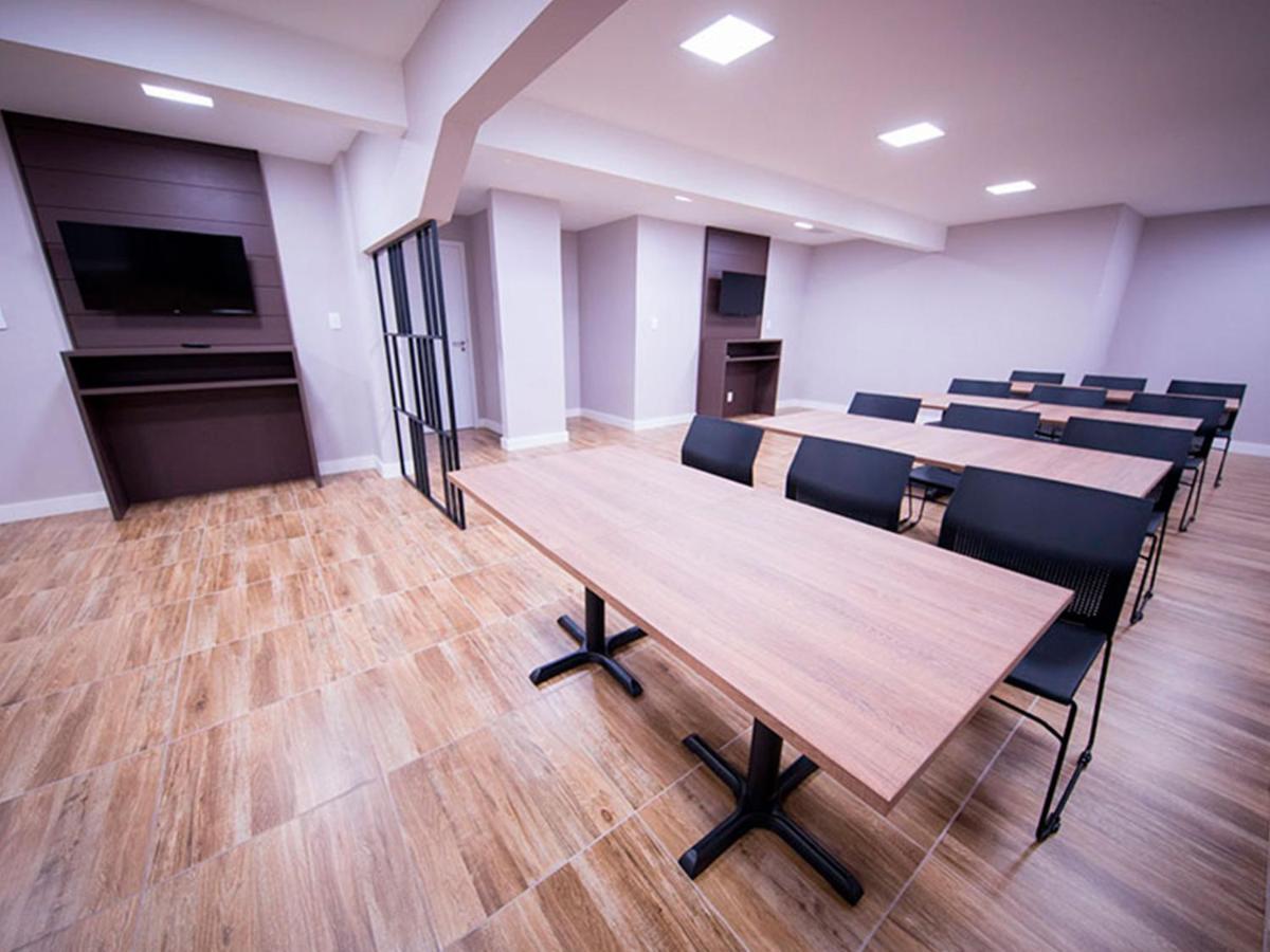 וולטה רדונדה Vila Business Hotel מראה חיצוני תמונה